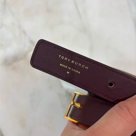 Tory Burch 1" Reversible Leather Belt with Gold Emblem - Brand New - Picture 2 of 2